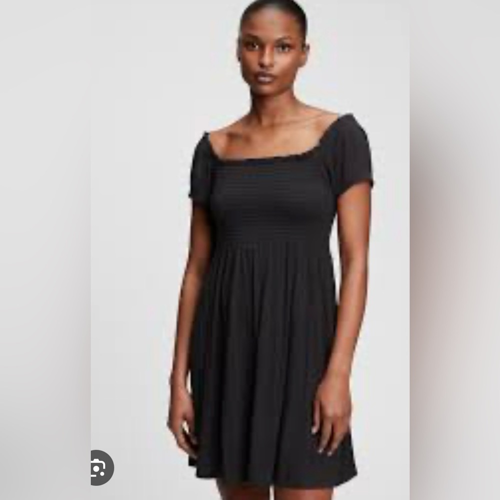 🖤 GAP Black Smocked Mini Dress | Women’s XS GUC